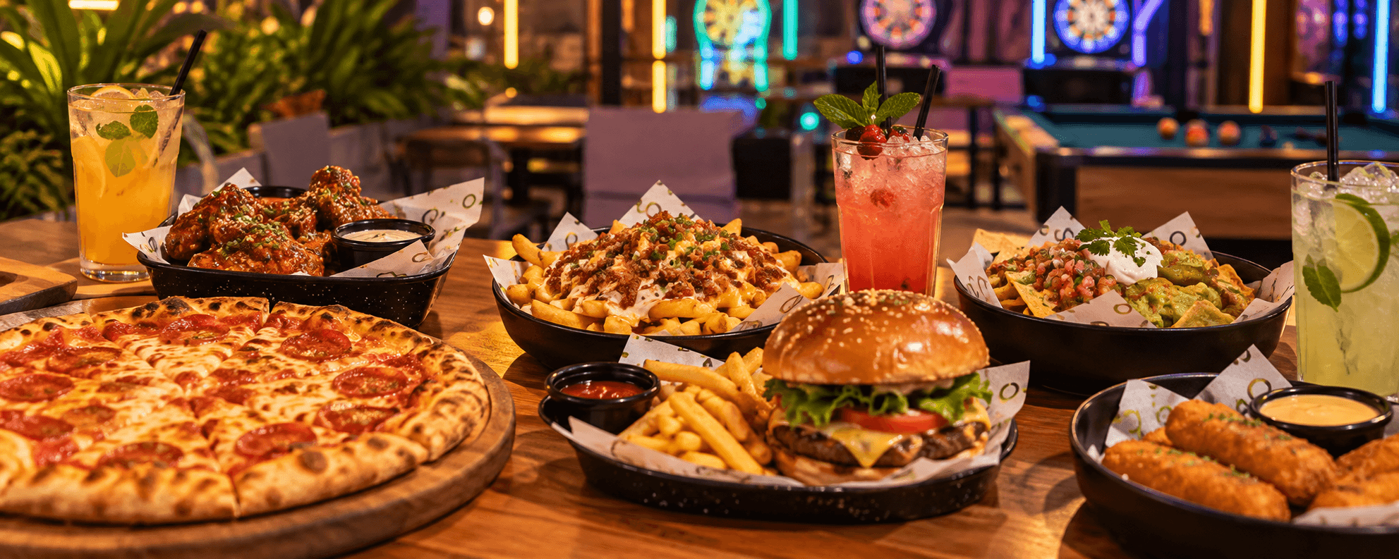 Hamburguesa, papas, frappé, pizza y postre de Point360